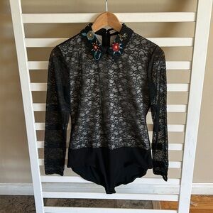 ALICE + OLIVIA Collared Beaded Bodysuit Long Black Lace Top Floral Embroidery M
